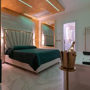 Apartment Fashion Gold With Jacuzzi & Car Garage, Bologna